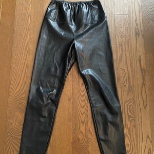 Aritzia Wilfred Daria vegan leather leggings size small excellent condition
